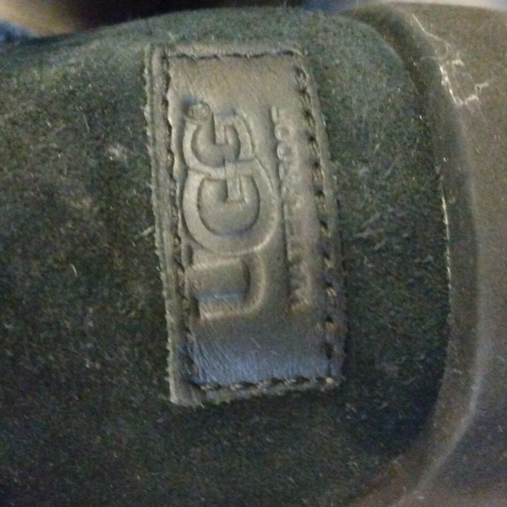UGG BOOTS - Picture 7 of 9